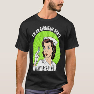 Camiseta Retro sou enfermeira geriátrica Nada me assusta RN