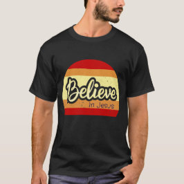 Camiseta Retro Sunset Acredita Em Jesus