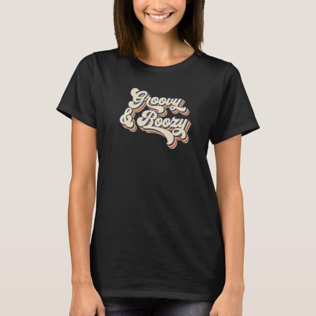 Camiseta Retro Sunset Groovy & Boozy Bachelorette Party Bri (Frente)