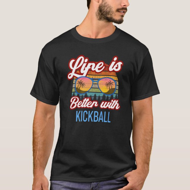 Camiseta Retro Sunset Slogan   With Kickball (Frente)