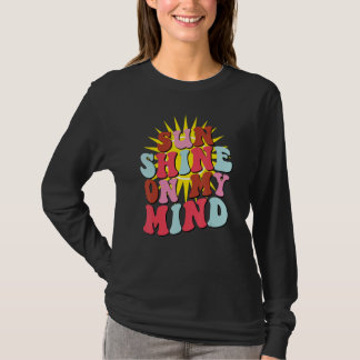 Camiseta Retro Sunshine On My Mind Groovy Summer
