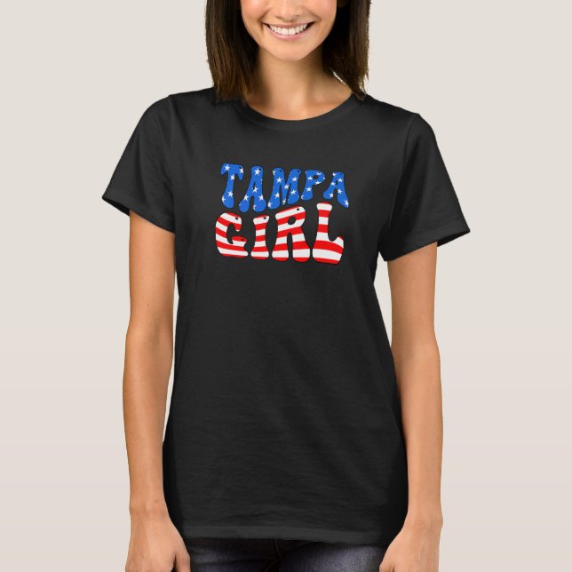 Camiseta Retro Tampa Girl USA Flag Womens Tampa (Frente)