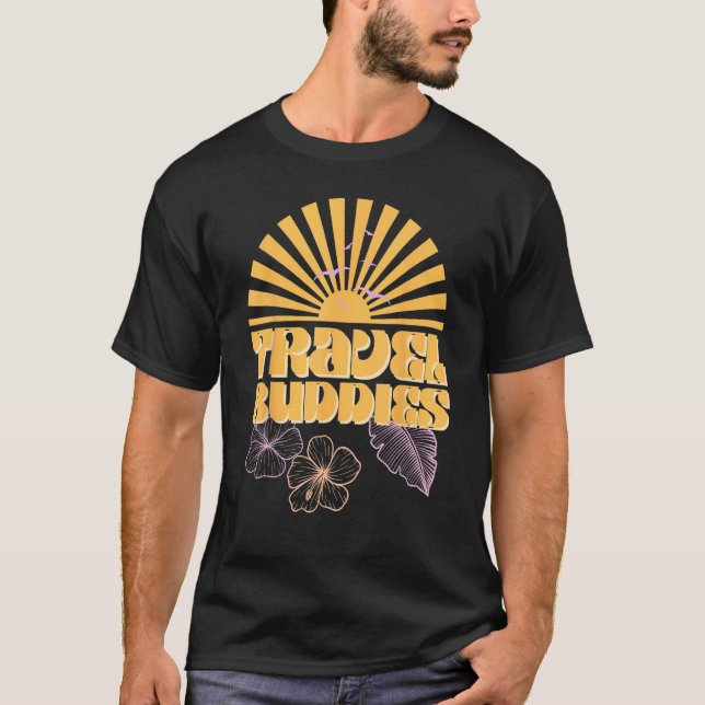 Camiseta Retro Travel Buddies Matching (Frente)