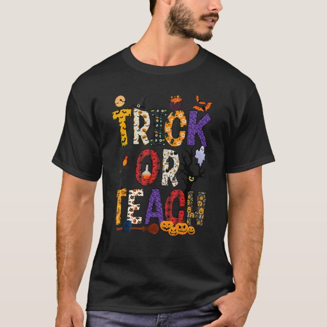 Camiseta Retro Trick Or Teach Teacher Halloween Costume Men (Frente)