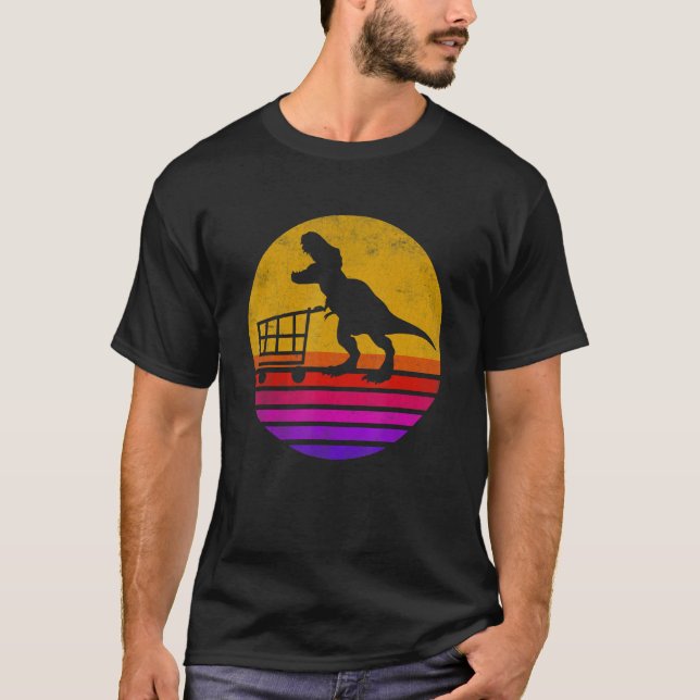 Camiseta Retro Vintage Dinossauro Comprando Carrinho de Com (Frente)