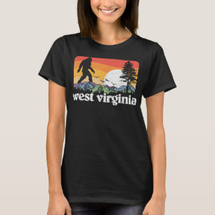 Camiseta Retro West Virginia Bigfoot Mountain Trees Nature
