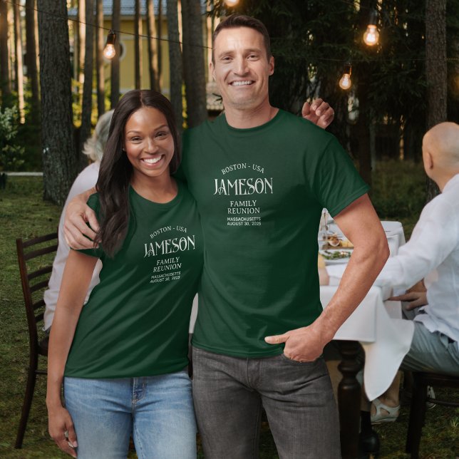 Camiseta Reunião da Família de Script Clássico de Arch Pers (Planning a family reunion? Create your own custom matching t-shirts for guests to enjoy!)