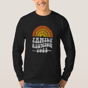 Camiseta Reunião Familiar 2023 Retro Hippy Rainbow