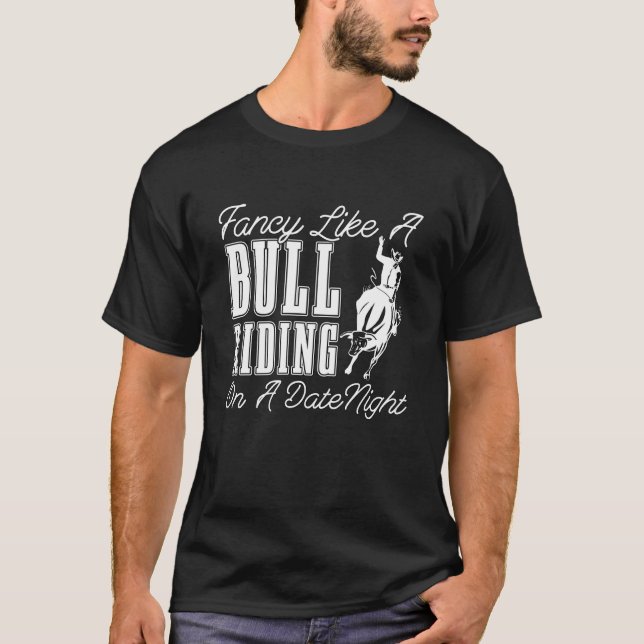 Camiseta Rico Como Um Touro Andando Adora O Esporte Tradici (Frente)