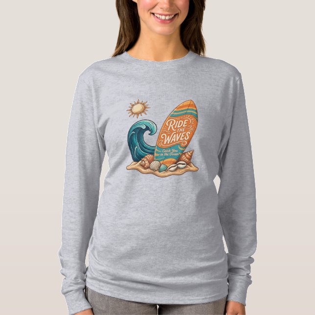 Camiseta Ride the Waves Surfboard Illustration - Long Sleev (Frente)