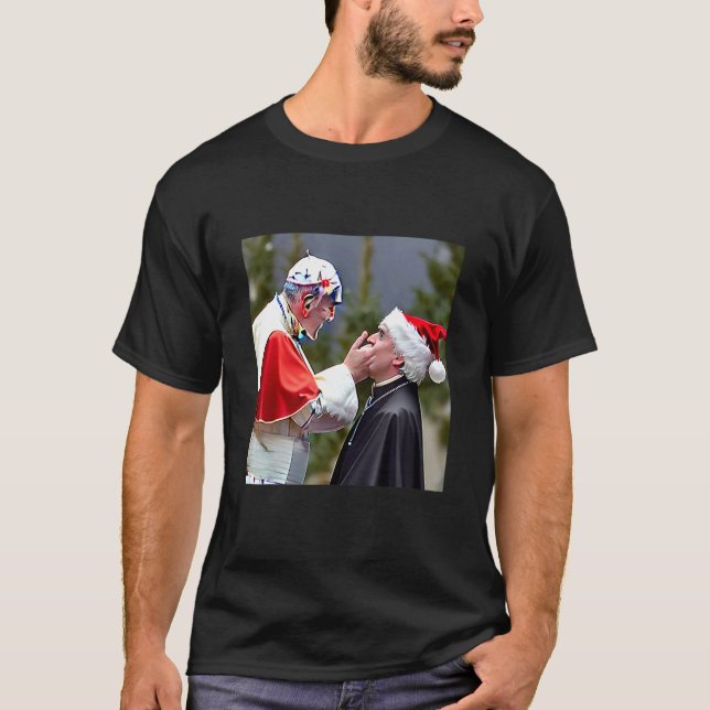 Camiseta Ridiculous Weird Odd Christmas The Pope Santa Clau (Frente)