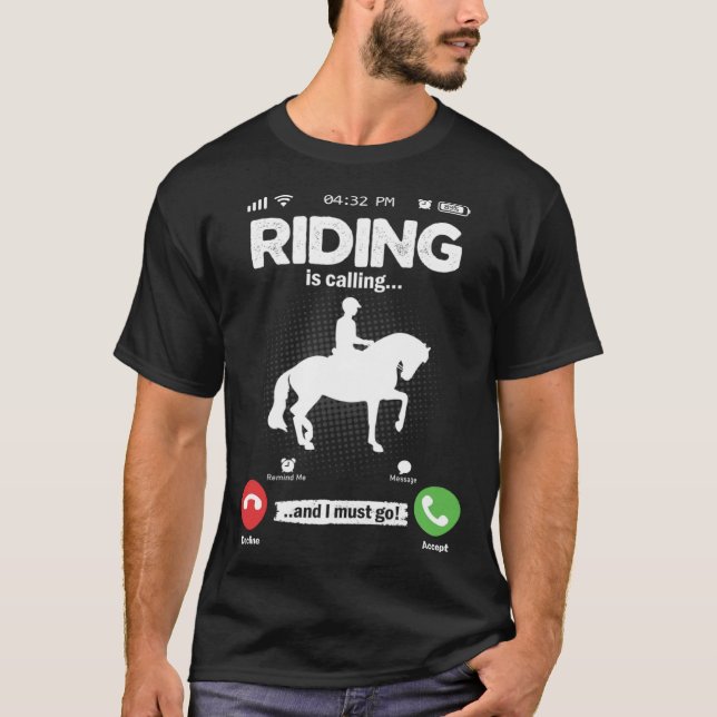 Camiseta Riding Is Calling I Must Go Horses Girls Hobby Rid (Frente)
