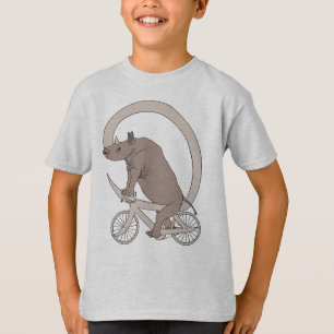 Camiseta Rinoceronte que monta com sua bicicleta do chifre