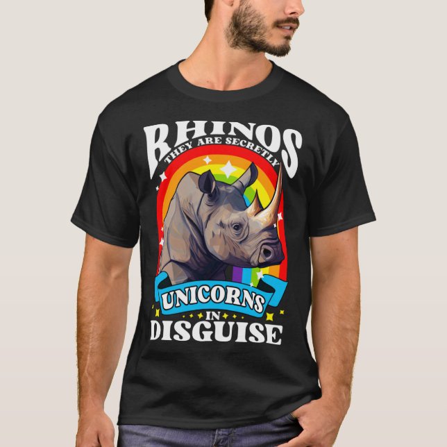 Camiseta Rinocerontes São Secretamente Unicórnios em Rinoce (Frente)