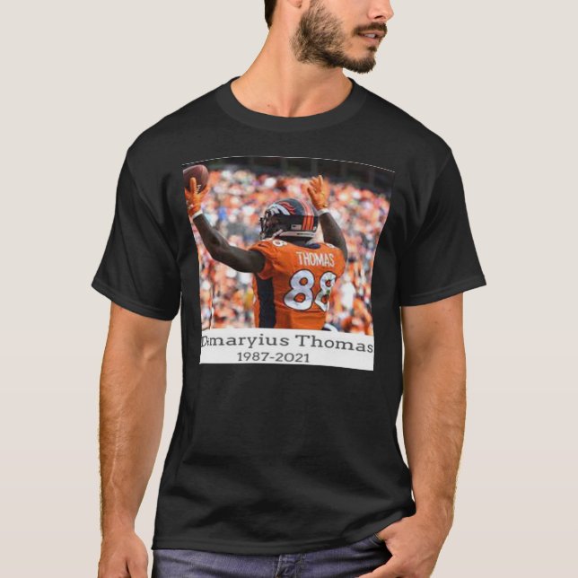 Camiseta RIP Demaryius Thomas Essential  (Frente)