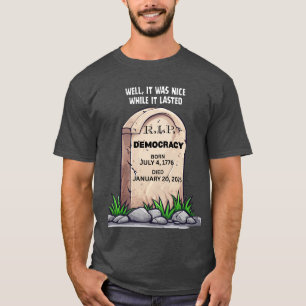 Camiseta RIP Democracia - Tombstone de Sátira Política