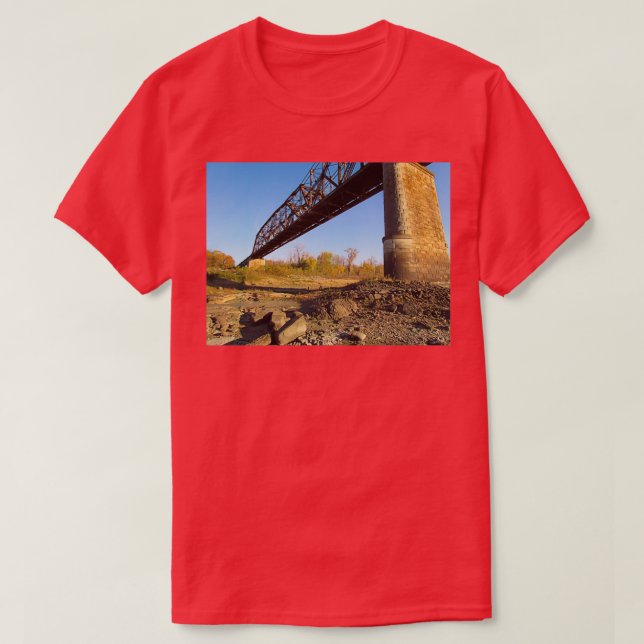 Camiseta River ratting under the bridge (Frente do Design)