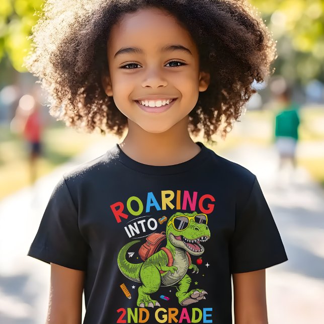 Camiseta Roaring into 2nd Grade Dinosaur – Cool Back School (Criador carregado)