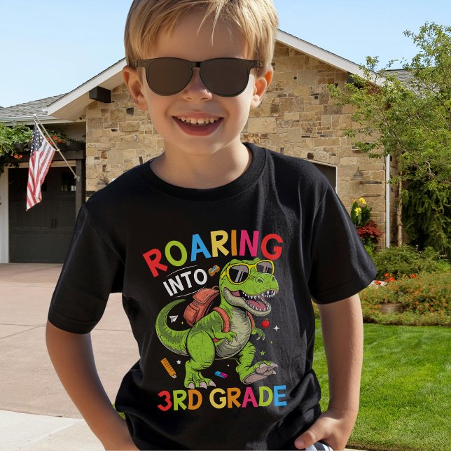 Camiseta Roaring into 3rd Grade Dinosaur – Fun Back School (Criador carregado)