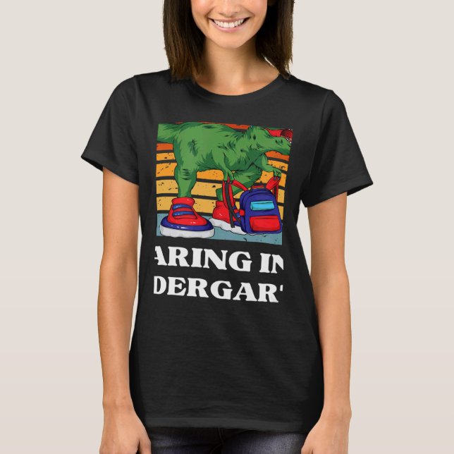 Camiseta Roaring into Kindergarten Dinosaur Rex Back to Sch (Frente)