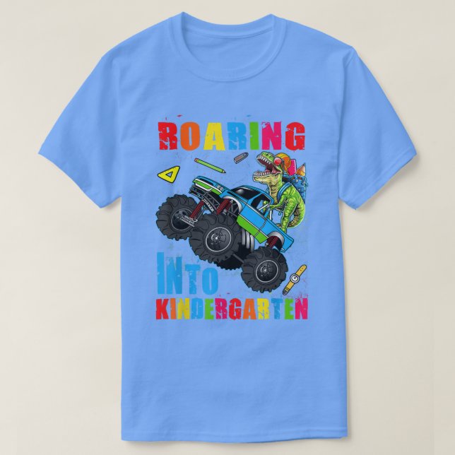 Camiseta Roaring Into Kindergarten Dinosaur Truck Back To S (Frente do Design)