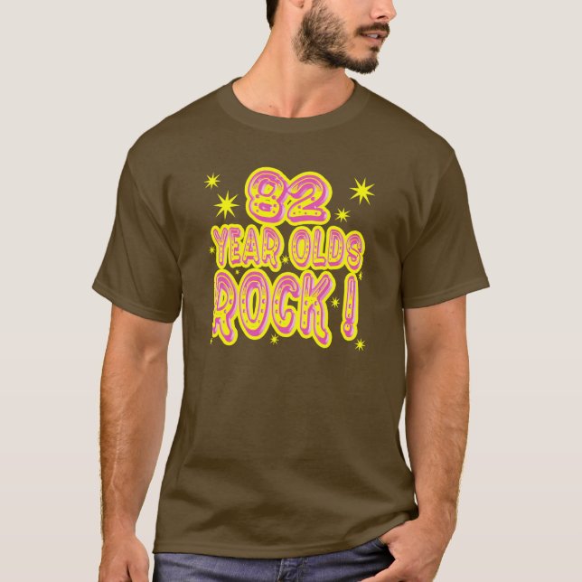 Camiseta Rocha das pessoas de 82 anos! T-shirt (Frente)