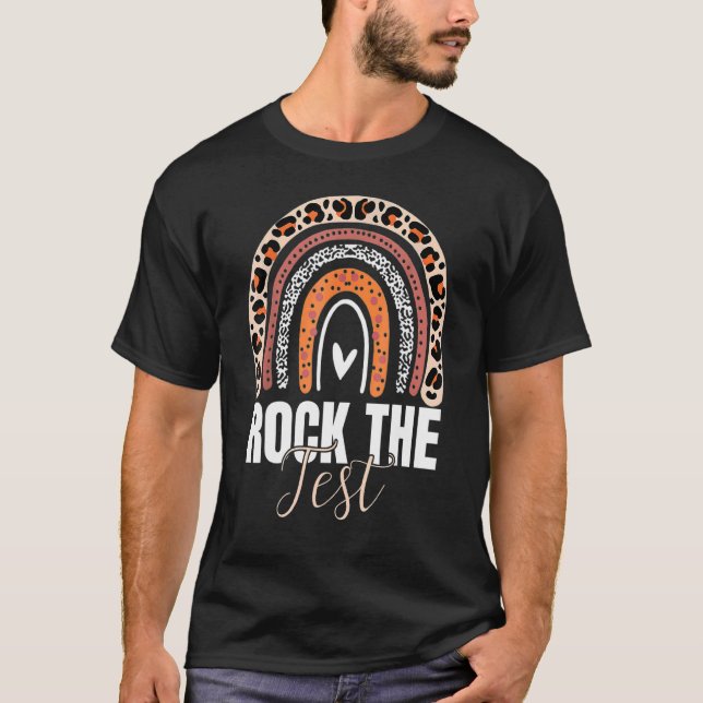 Camiseta Rock The Test Day Teacher Testing Day Rainbow (Frente)