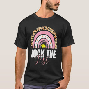 Camiseta Rock The Test Day Teacher Testing Day Rainbow