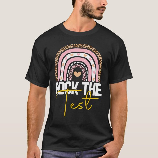 Camiseta rock the test test day teacher testing day rainbow (Frente)
