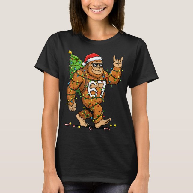 Camiseta Rockin' Bigfoot Christmas Tree Xmas Lights Funny 6 (Frente)