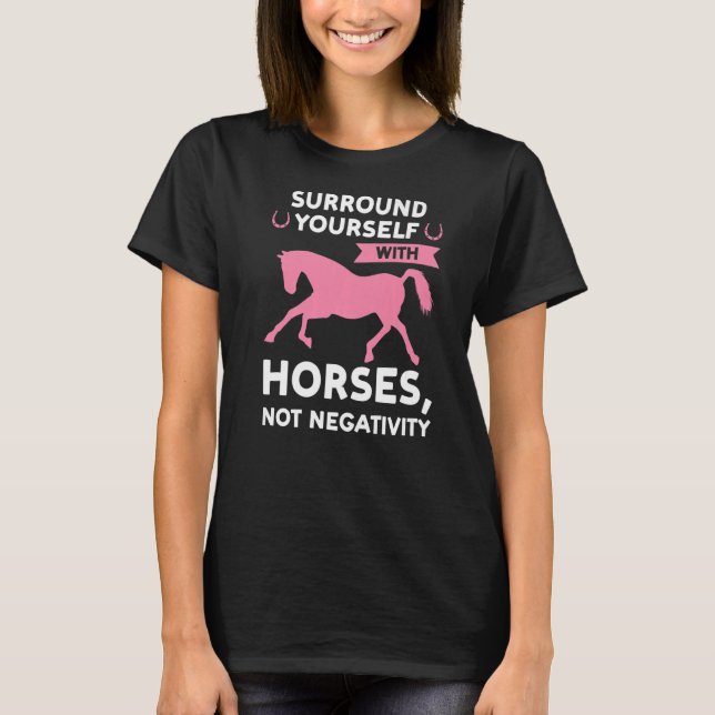 Camiseta rodeia-se com cavalos e não com cavalos negativida (Frente)