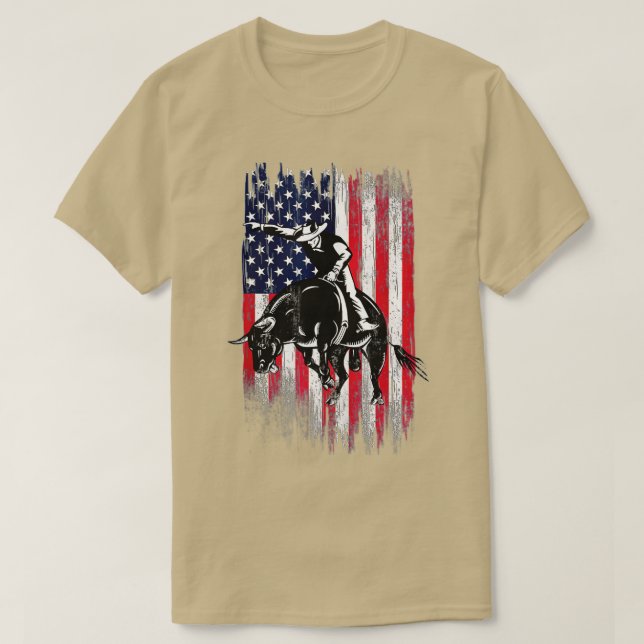 Camiseta Rodeo Bull Rider Patriota Americana Flag Cowboys (Frente do Design)