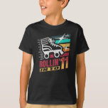 Camiseta Rolando em 11 Vintage Roller Skating Birthday<br><div class="desc">Acerte o estilo com este incrível Rolling em 11. Perfeito para patinadoras,  meninos,  filhas,  filhos,  netas,  sobrinhas ou primos que completam 11 anos. Celebre no rink com esta fabulosa festa de aniversário e mostre seu amor por andar de skate. Pegue isto e faça a festa agora.</div>