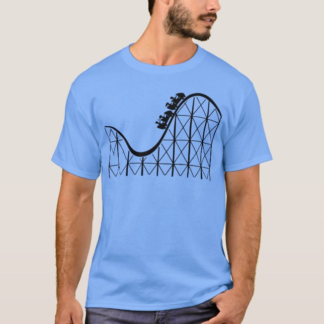 Camiseta roller coaster cars on the tracks at a adventure g (Frente)