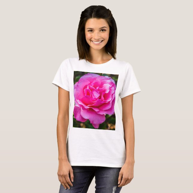 Camiseta Rosa rosa delicada. (Frente Completa)