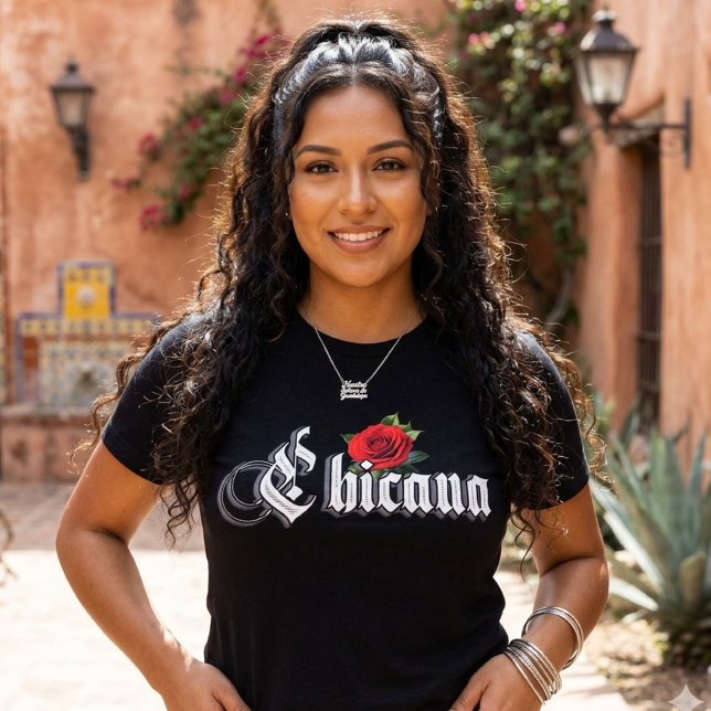 Camiseta  Rosa Vermelha Chicana (Chicana Red Rose T-Shirt)