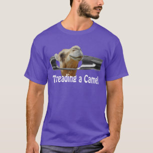 Camiseta Rosqueando um t-shirt do camelo