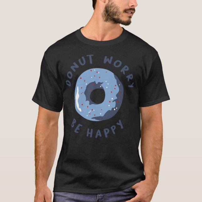Camiseta Rosquinha Preocupada com Feliz aniversário de pira (Frente)