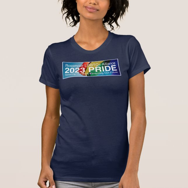 Camiseta Rossmoor LGBTA Pride 2023 - Camisa-T feminina (Frente)