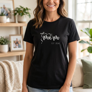 Camiseta Roteiro Branco Mãe Estabelecida Arco Fofo