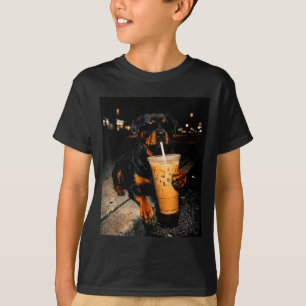 Camiseta Rottweiler legal bebendo café gelado arte engraçad