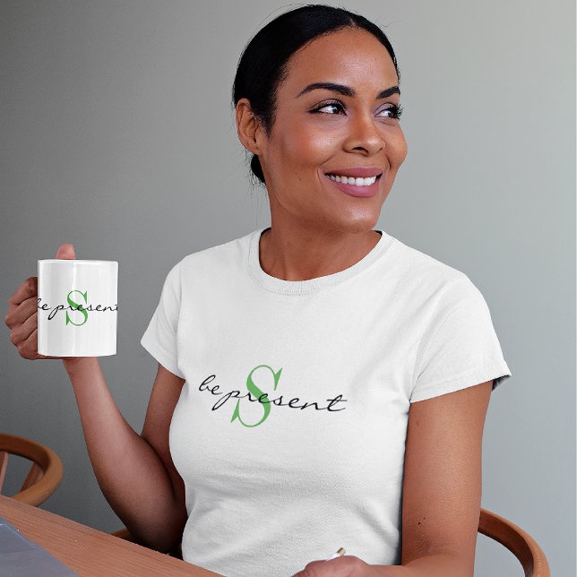 Camiseta Roupas Ativas 'esteja presente' Clássico Branco (Criador carregado)