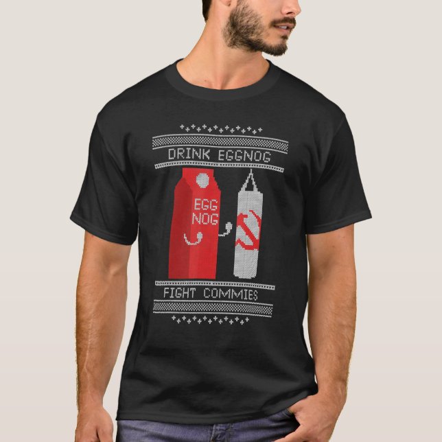 Camiseta Roupas engraçadas de luta de eggnog comunista (Frente)