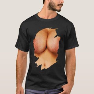 Camiseta Roupas rasas revelando a ilusão no peito da mulher