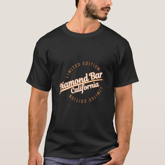 Camiseta Roupas Retro Athletic Diamond Bar Cali (Frente)
