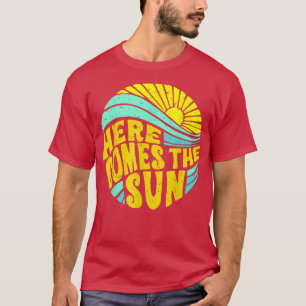 Camiseta Rtro Arco-Íris Rumor Aqui Vem O Sol Positivo