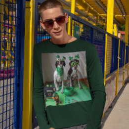 Camiseta Rua, cães do dia de Patrick prontos para festejar 