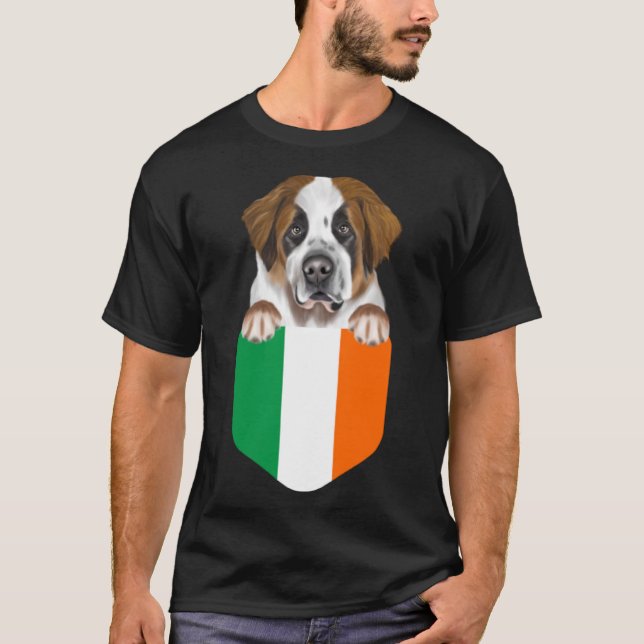 Camiseta Rua De Bandeira Da Irlanda Bernard Dog Em Pocket (Frente)