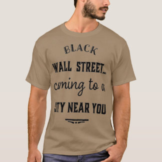 CAMISETA RUA DE PAREDE NEGRA VINDO A UMA CIDADE PERTO DO PR