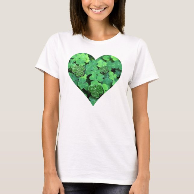 Camiseta Rua. Dia das Patetas, shamrock verde, corações irl (Frente)